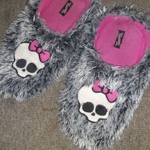 Girl's Slippers Sz.7/8 GUC